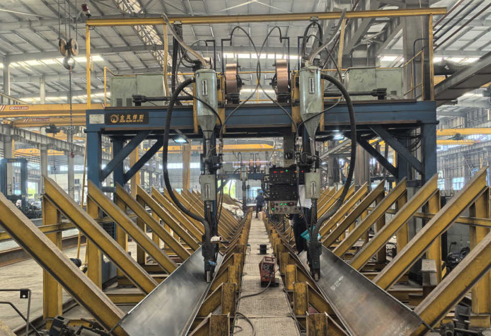 Многофункциональный автоматический пильный станок портального типа DMM60 